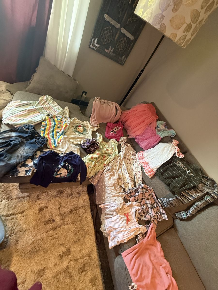 Clothes girls size 5-6 +100 items