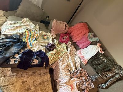 Clothes girls size 5-6 +100 items