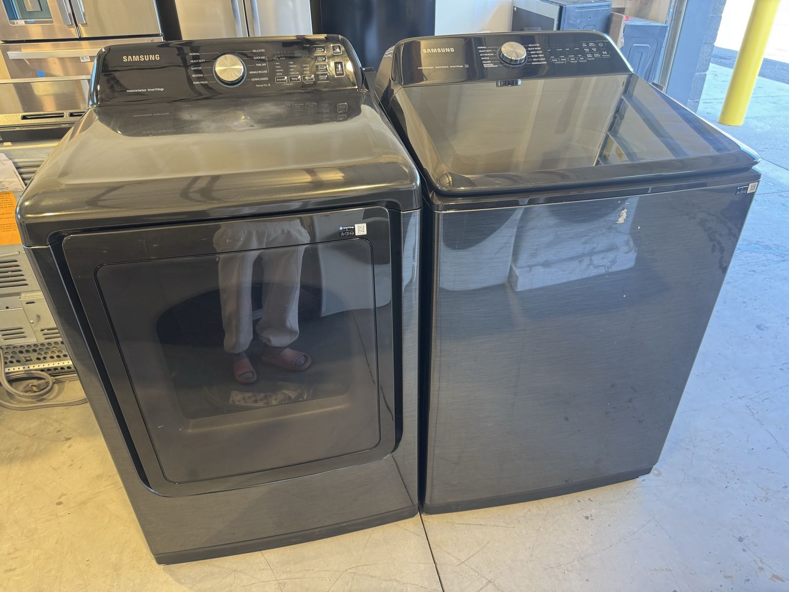 New Samsung Mismatched Electric washer and dryer Set