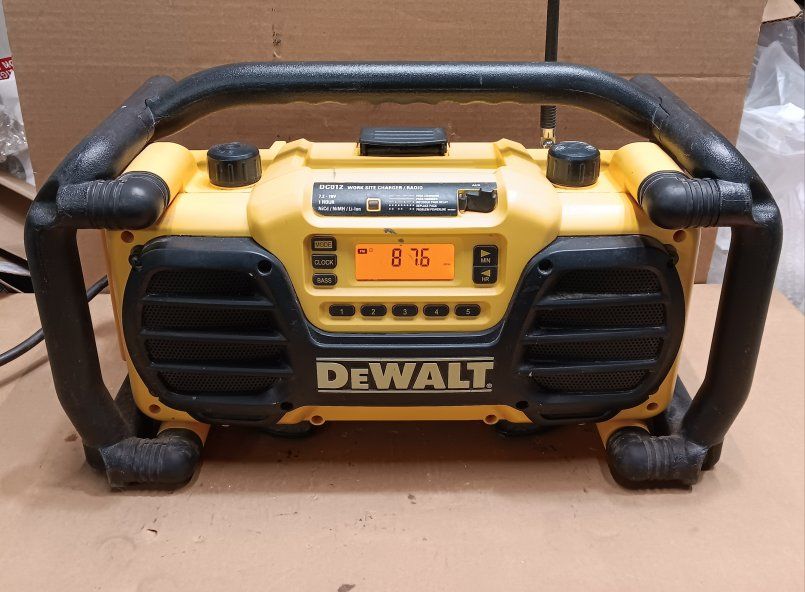 Dewalt Job Site Radio DC012