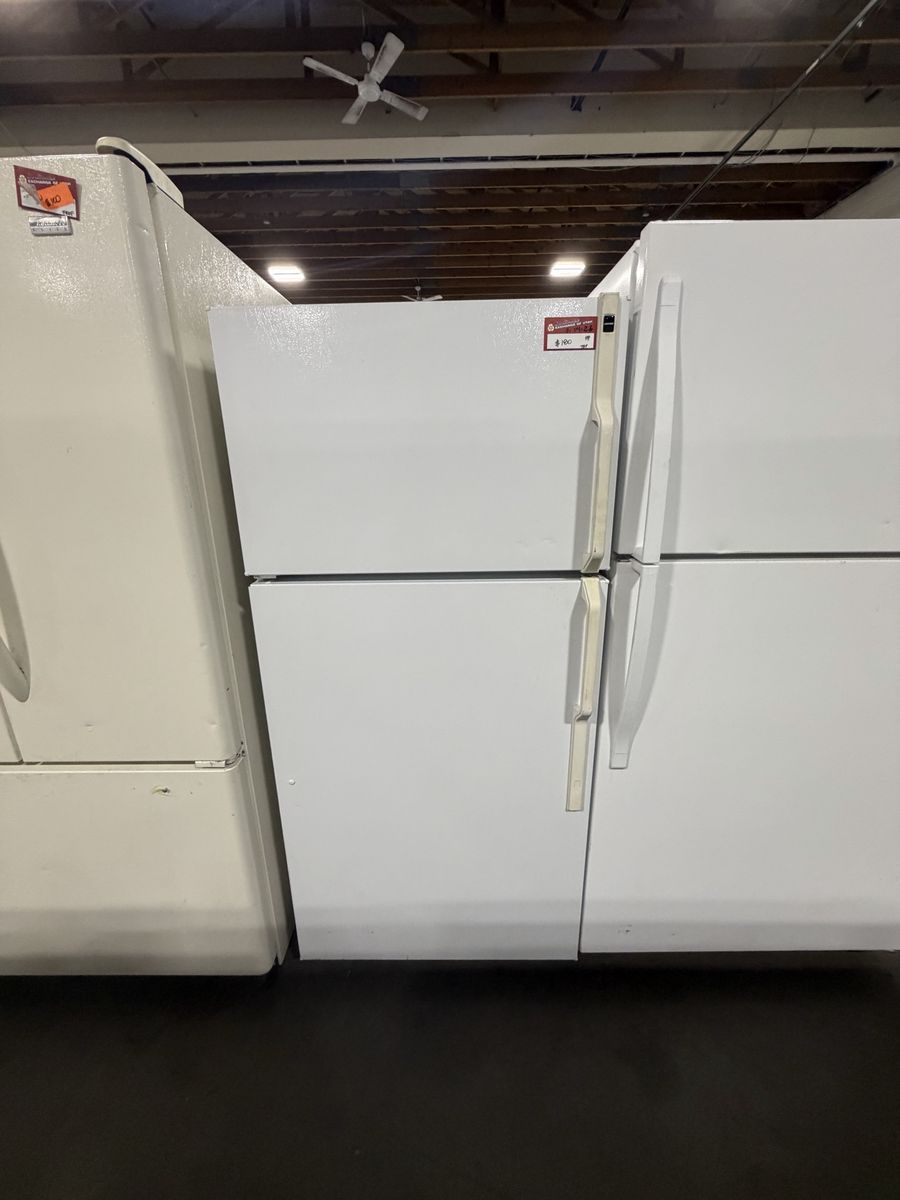Great Condition Hotpoint White Top Freezer Refrigerator - Used