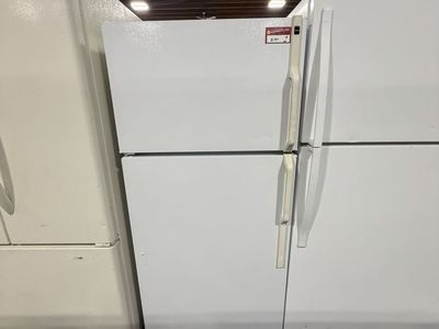 Great Condition Hotpoint White Top Freezer Refrigerator - Used