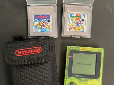 Rare Extreme Green Nintendo Game Boy Pocket MGB-001 + Mario Games & Case