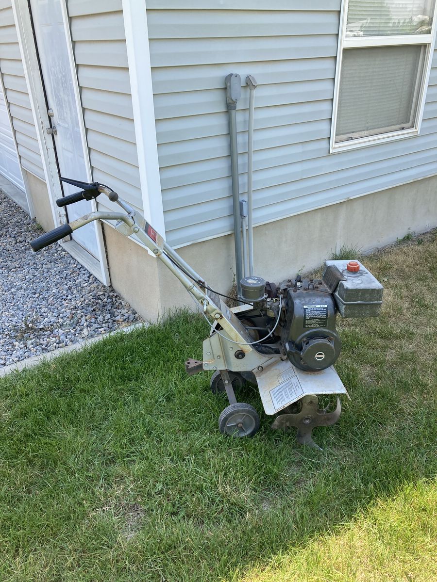 Front tine tiller. Craftsman
