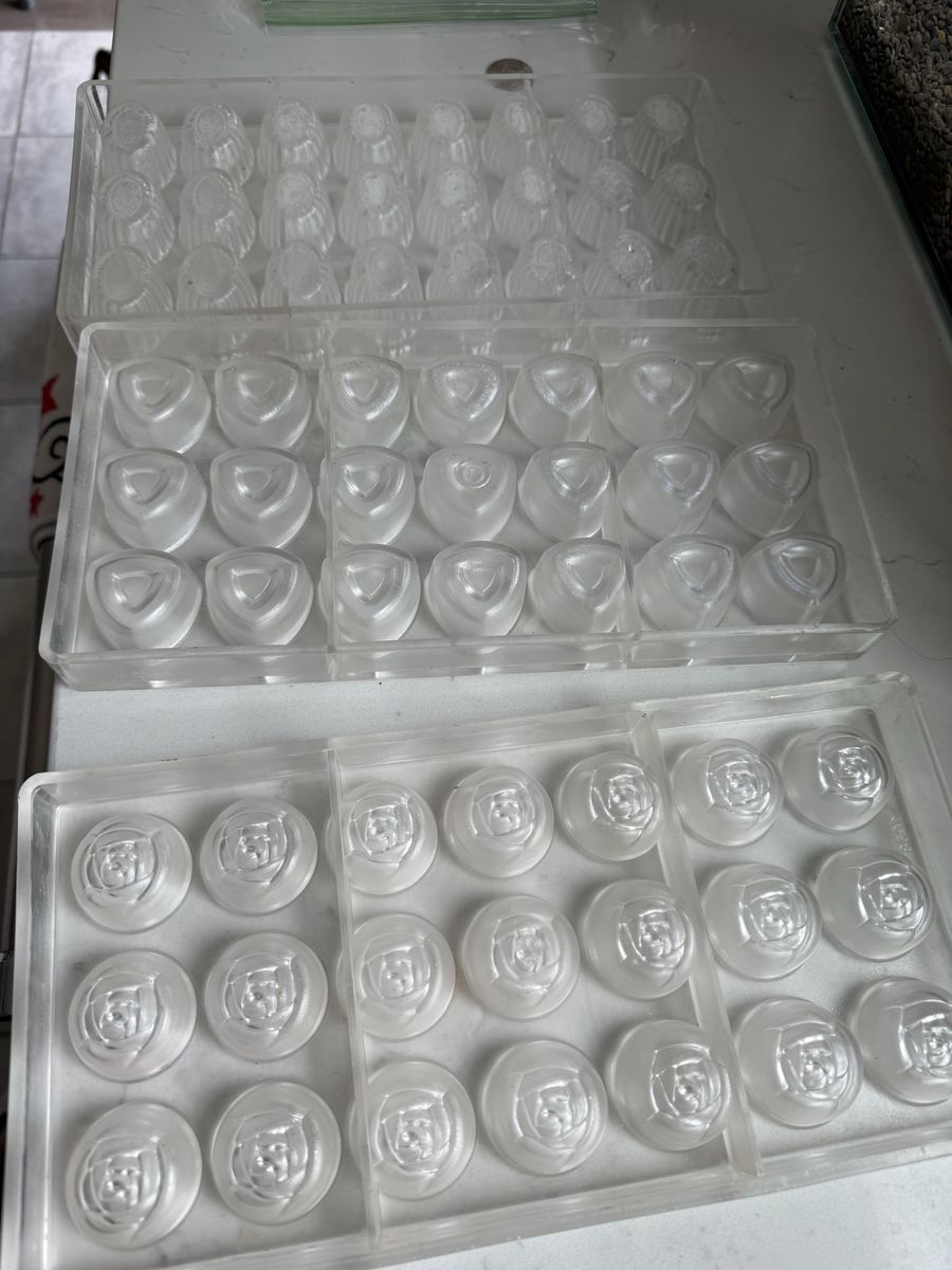 Poly carbonate  professional chocolate molds Chocolate Molds: Rose and Triangle Shapes, Clear