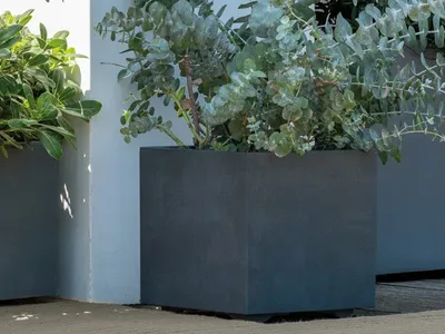 Millennium Deroma 15” Cube Planter – Light Black