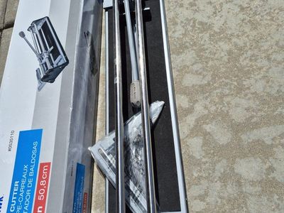 Blue Hawk 20in Tile Cutter #0535110 with 2 Cutting Wheels Included