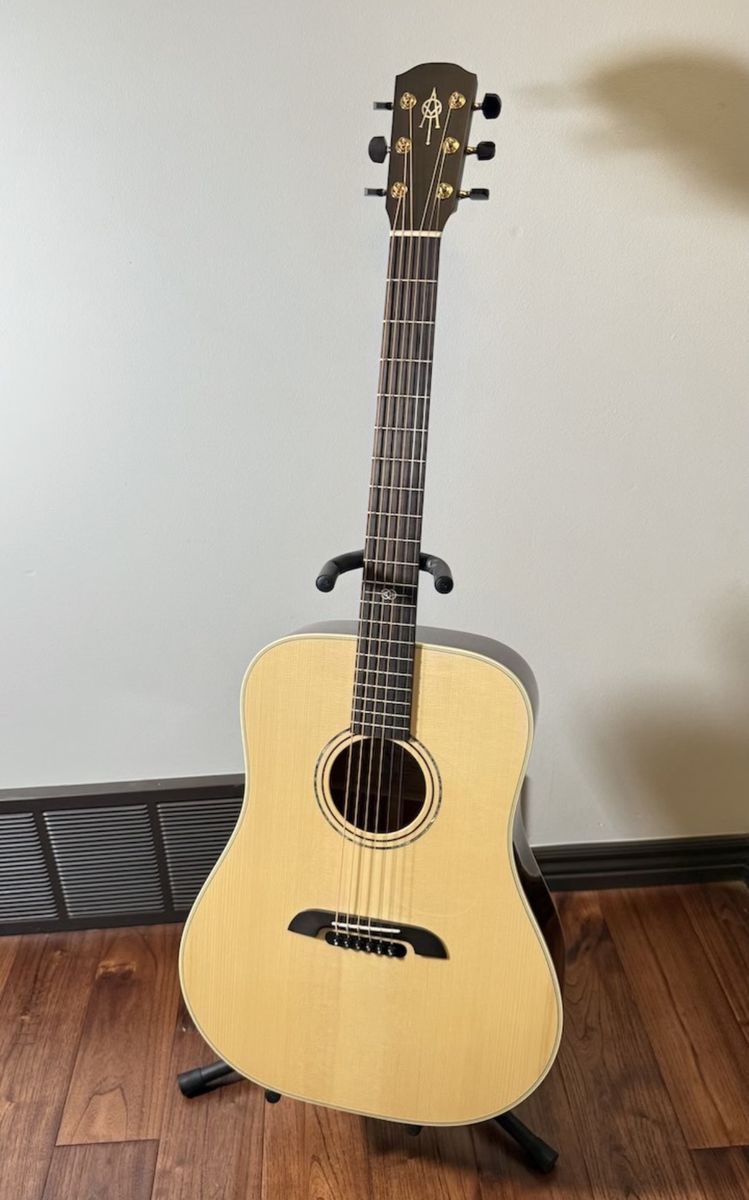 ALVAREZ YAIRI DYM60HD ACOUSTIC GUITAR