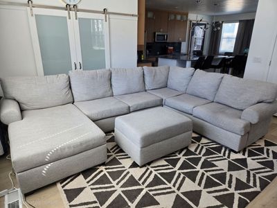 Light Gray Sectional Sofa w Chaise & Ottoman in Like New Condition!