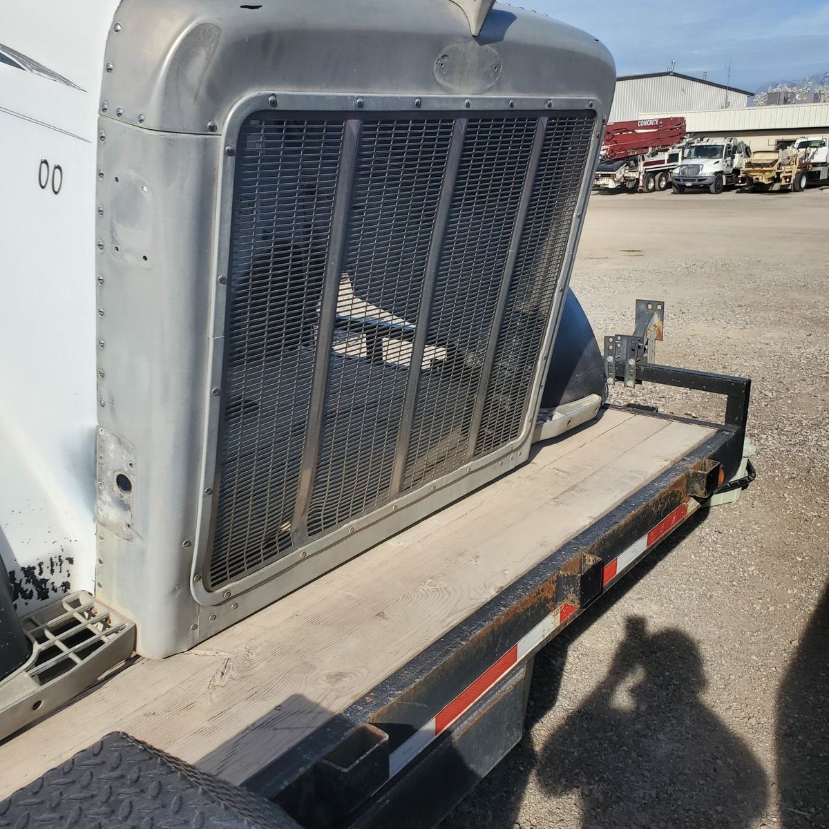 2000 peterbilt 378 hood