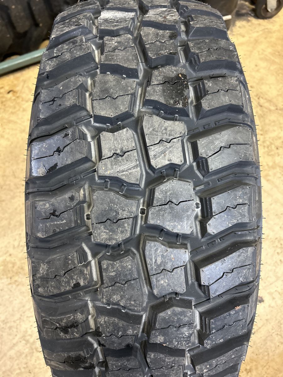 4 MUDDER TUCKER HANGOVER BSW LT 305 70 16 124/121Q MUD TERRAIN TIRE MDT2456