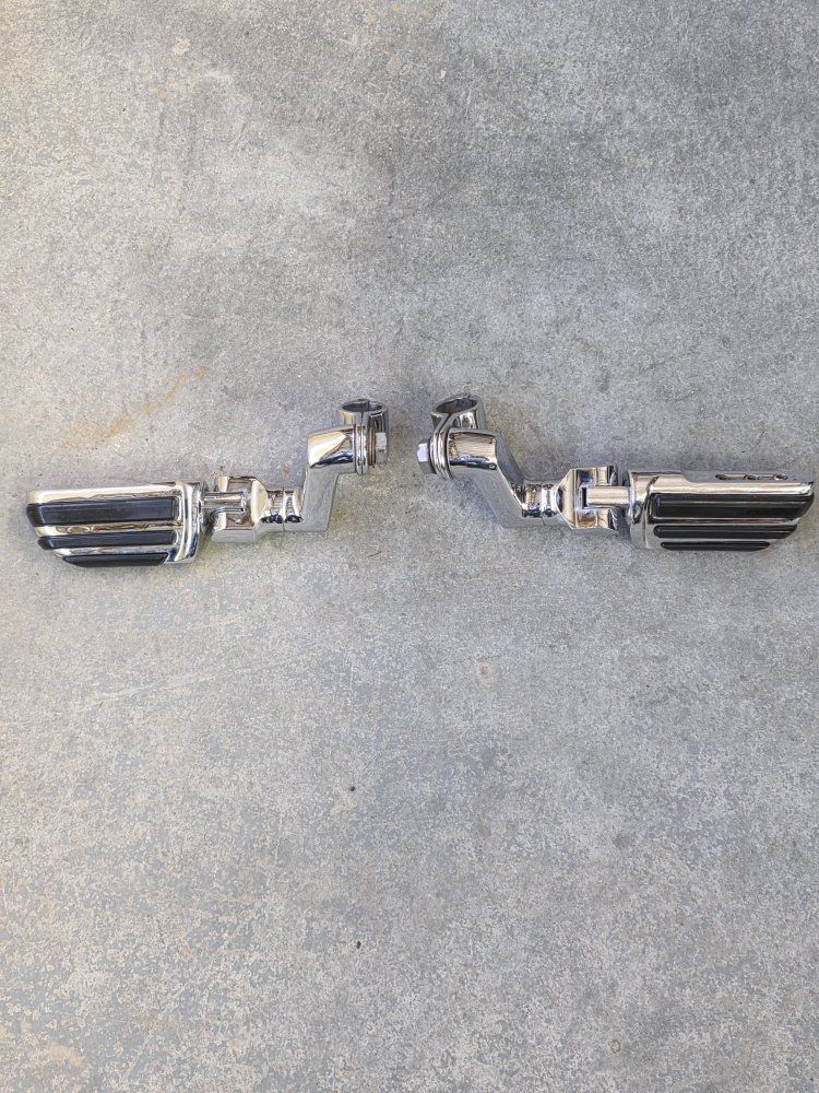 motorcyle chrome foot pegs