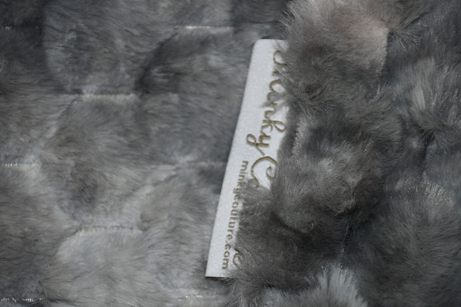 NEW MINKY COUTURE BLANKET ~ ADULT SIZE 50" x 60" ~ GRAY ~ VERY SOFT ~ NEVER USED ~ NEVER WASHED