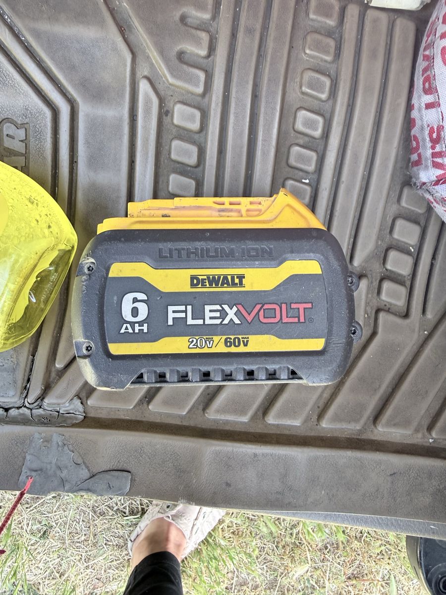 DEWALT FLEXVOLT 20V/60V MAX 6.0 Ah Lithium-Ion Battery DCB606 - Excellent Condition