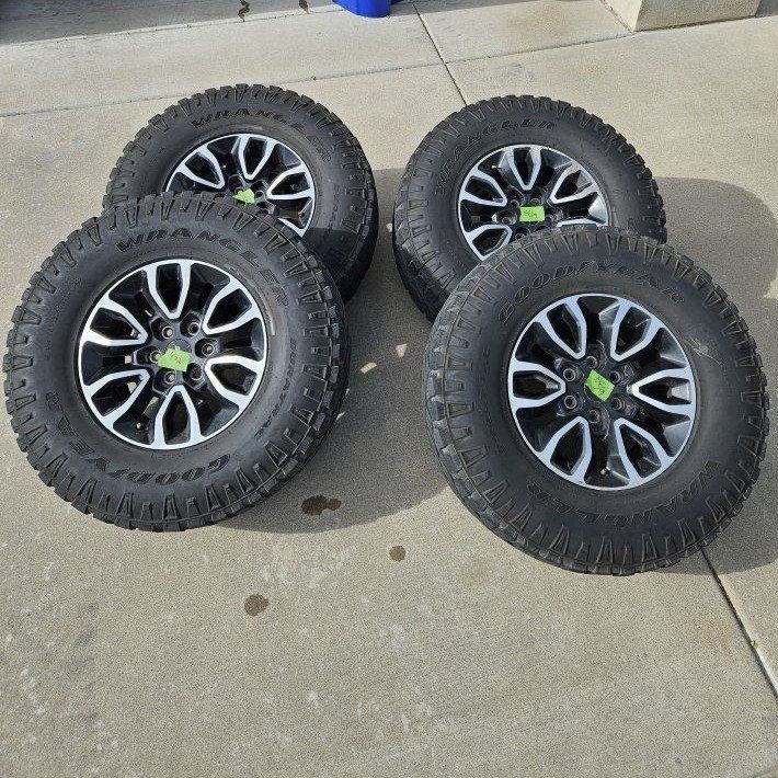 F150 Ford Raptor 2014 wheels and tires