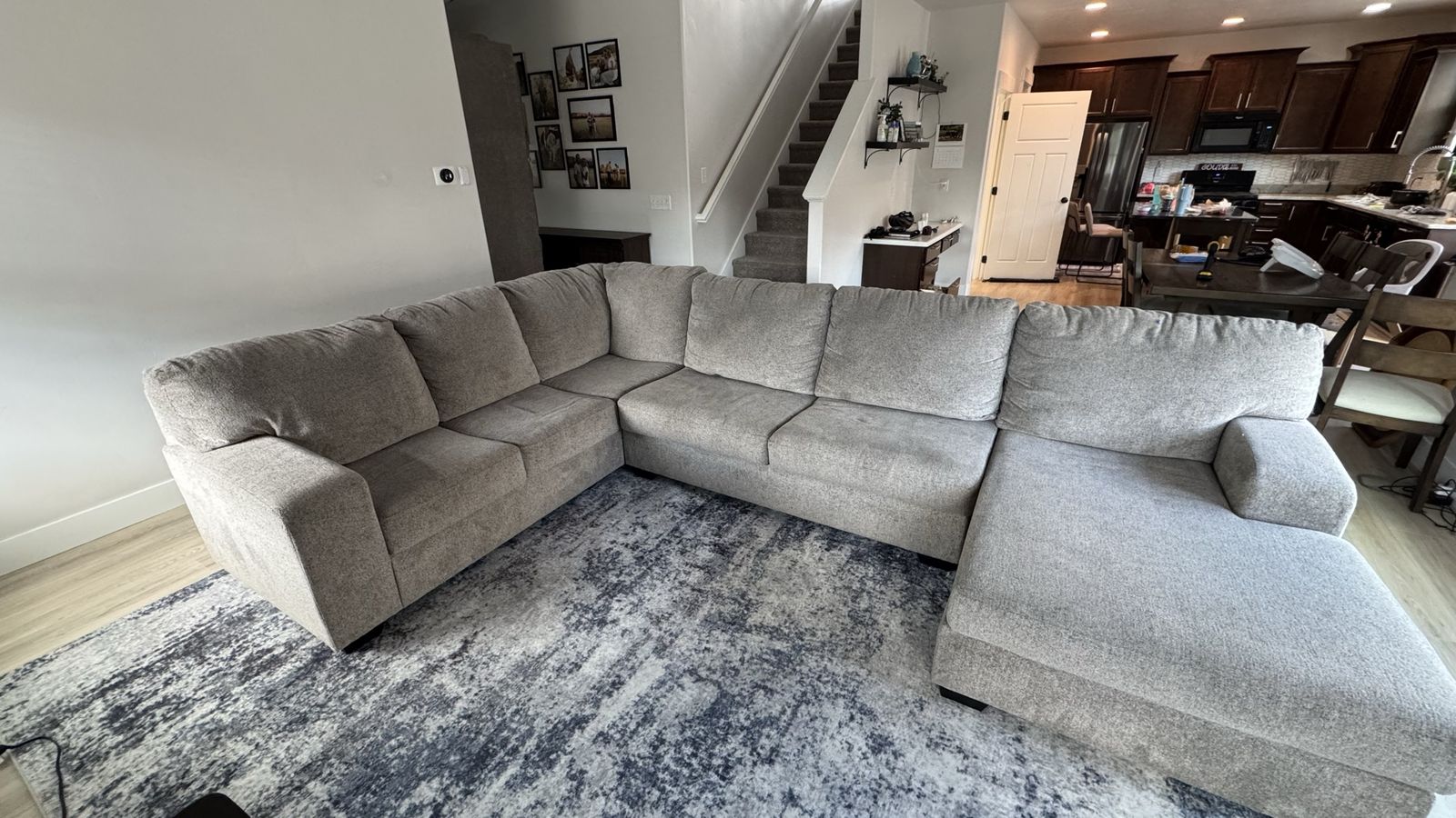 Ashley Furniture Ballinasloe Gray 3-Piece Sectional Sofa with Chaise - 140" Wide