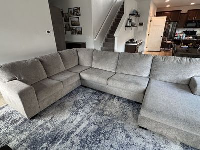 Ashley Furniture Ballinasloe Gray 3-Piece Sectional Sofa with Chaise - 140" Wide