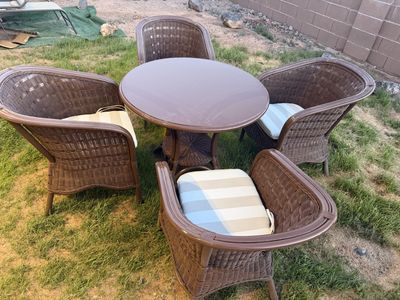 Wicker Patio Dining Set - Round Table & 4 Chairs with Cushions - Brown Wicker