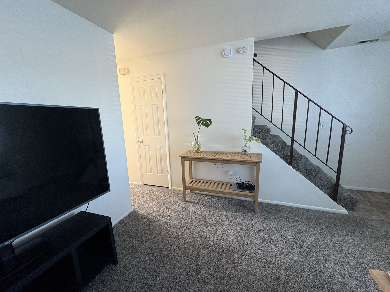 Main image 3