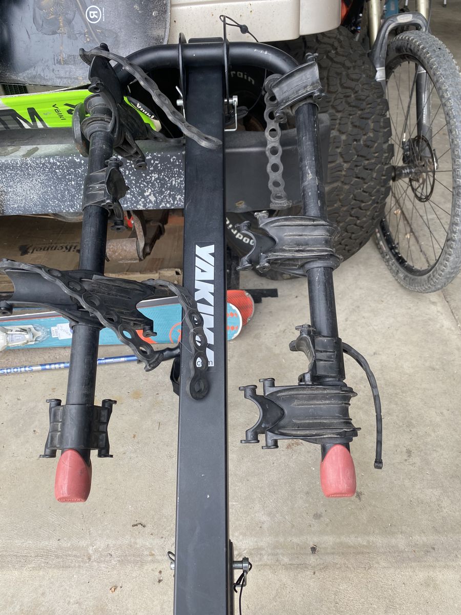 YAKIMA 3 BIKE HITCH MOUNT RACK WITH LOCK