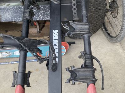 YAKIMA 3 BIKE HITCH MOUNT RACK WITH LOCK