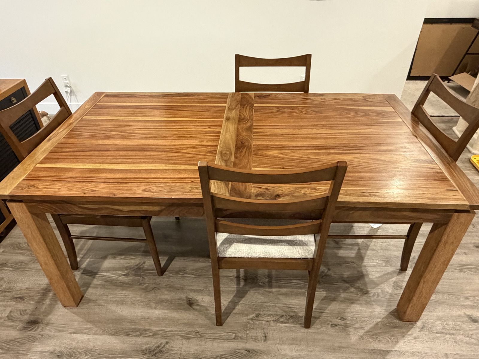 Extendable Table with Built in Leafe and Chairs