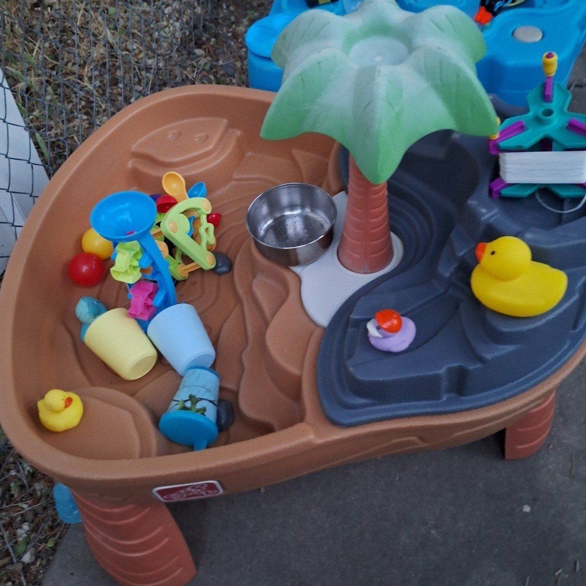 Step2 Sand & Dig Water  Table