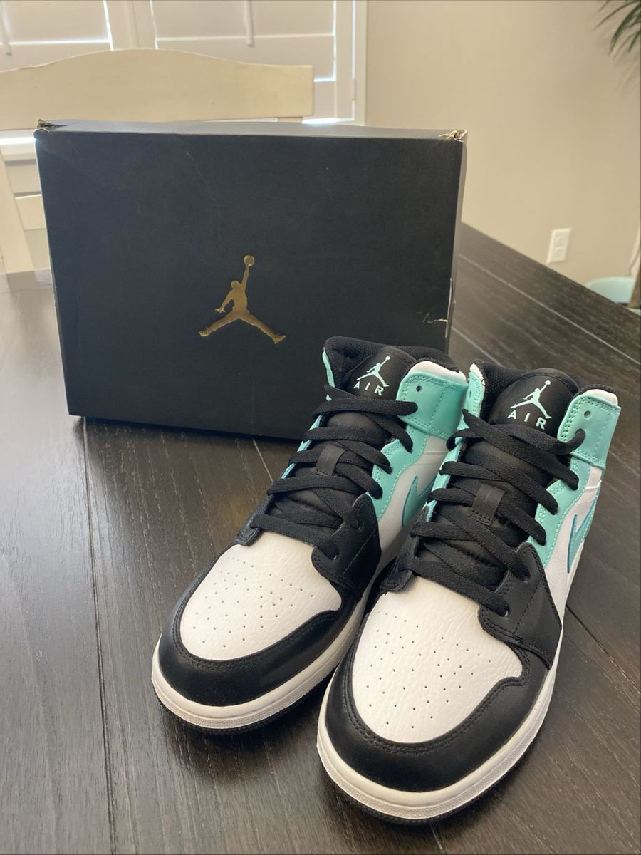Nike Air Jordan 1 Mid 'Tropical Twist' sneakers in white, black, and turquoise - Boys 7Y New