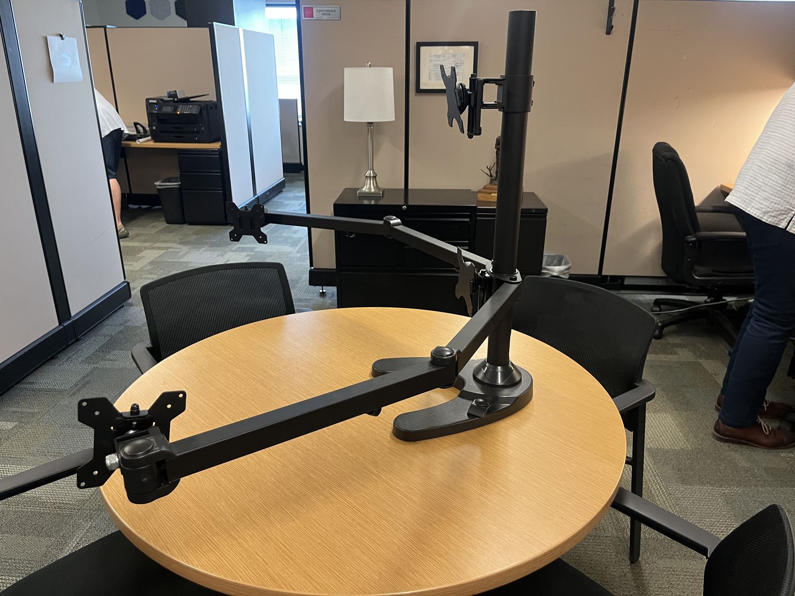 Triple monitor desk stand/mount