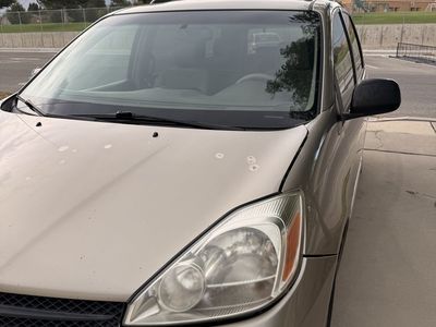 2005 Toyota Sienna LE 8 Passenger