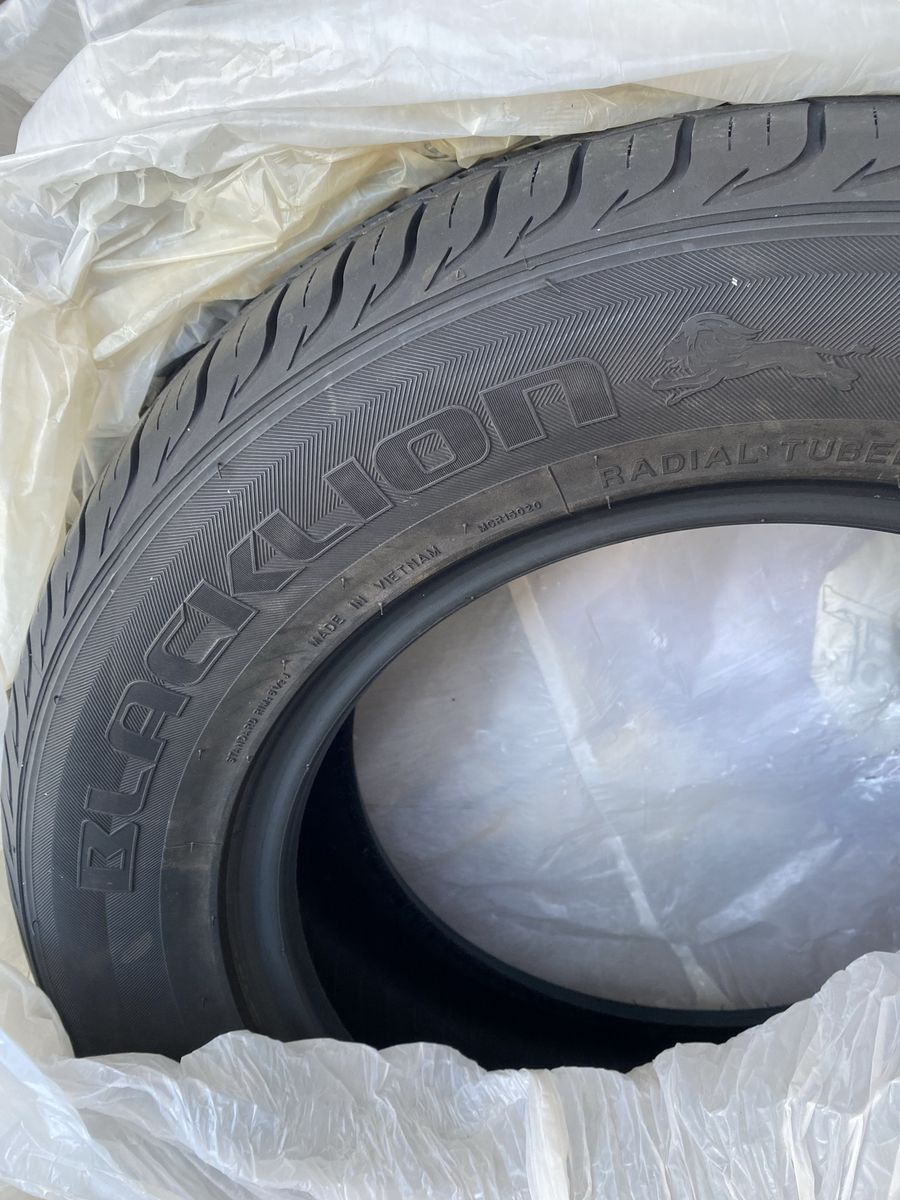 Blacklion Cilerro BH15 215/60R15 94H Radial Tubeless Tire - Made in Vietnam