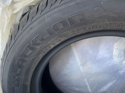 Blacklion Cilerro BH15 215/60R15 94H Radial Tubeless Tire - Made in Vietnam