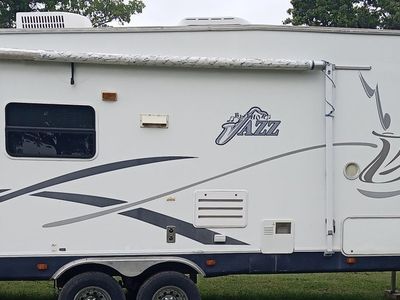 2005 JAZZ BY JAYCO 5TH WHEEL