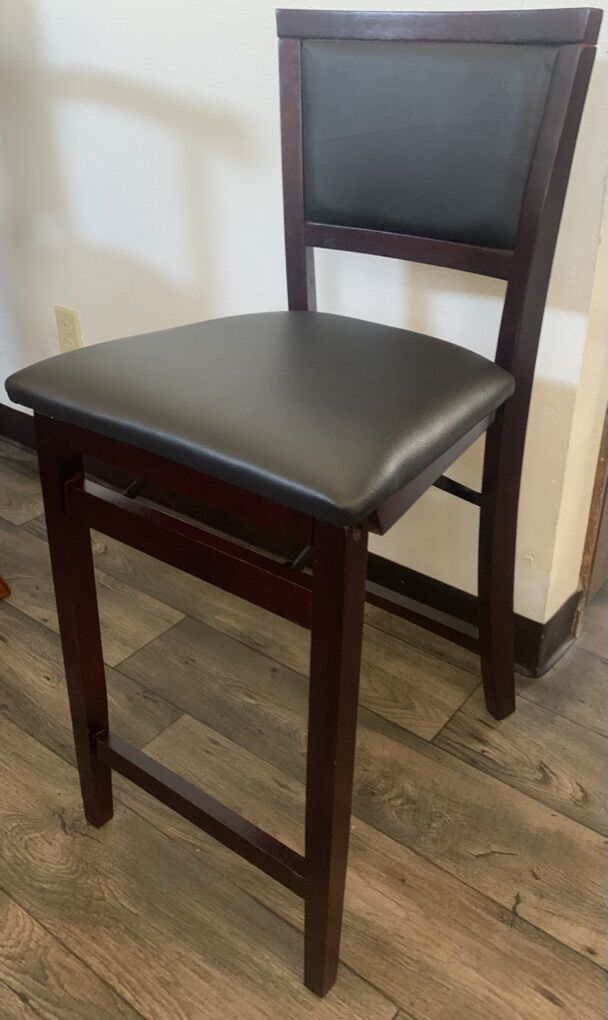 BEAUTIFUL SOLID WOOD FAUX LEATHER FOLDABLE CHAIR