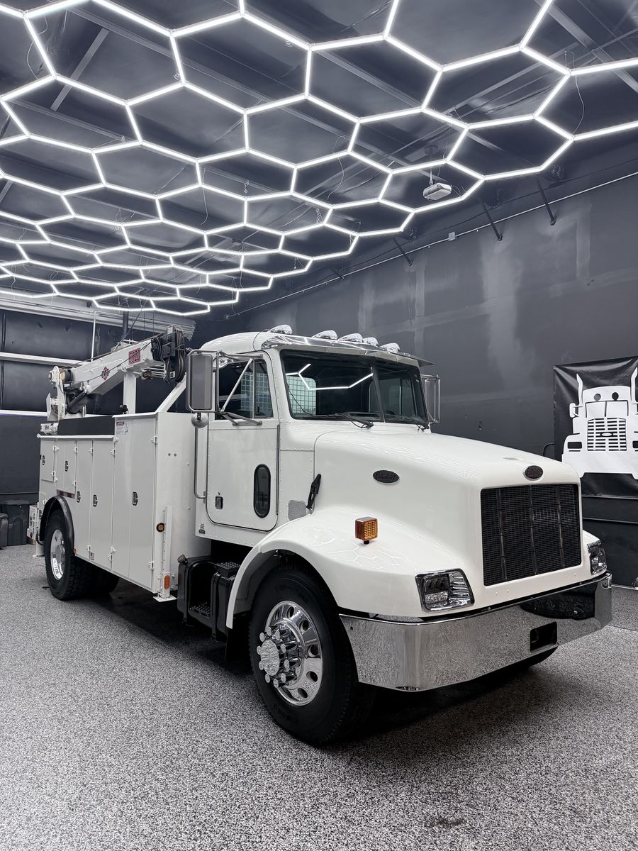 2001 Peterbilt 330 mechanics truck