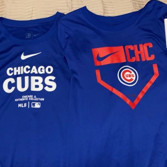 Nike dri-fit Chicago Cubs MLB Authentic Collection 1 short sleeve 1 Long Sleeve Shirt