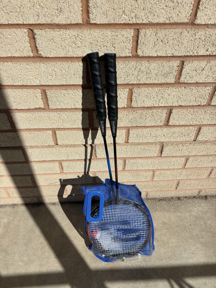 Badminton Set - 2 Rackets & 2 Birdies $5