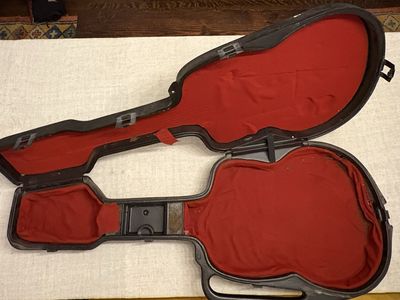 Vintage Guitar Case