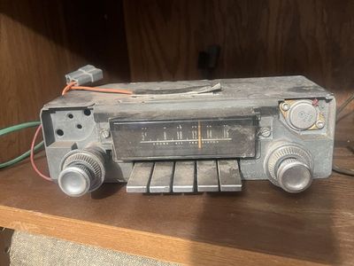 Vintage Mopar am Radio
