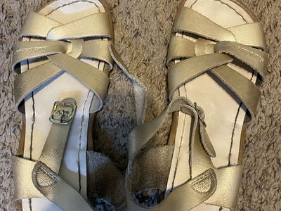 Salt Water Sandals by Hoy Way Metallic Gold Leather Flat Sandals Size 2