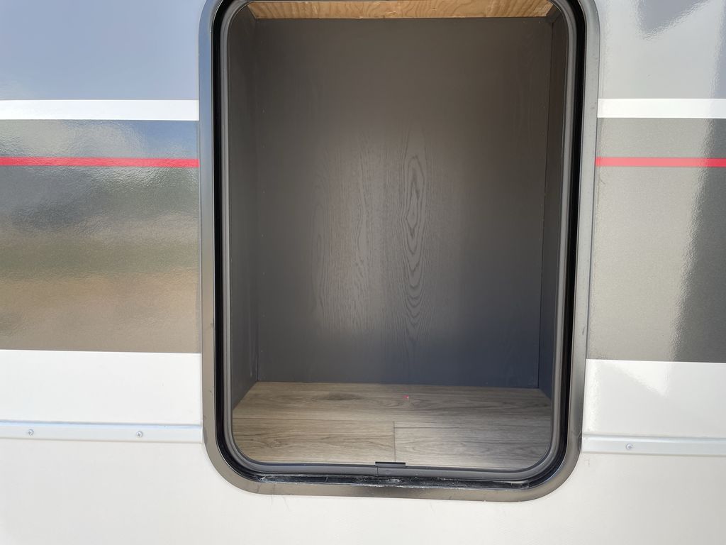 Main image 10