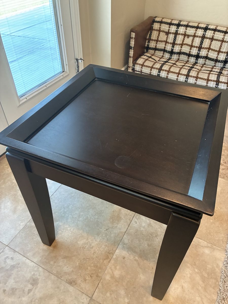 Black Decorative Table (coffee/display/chess)