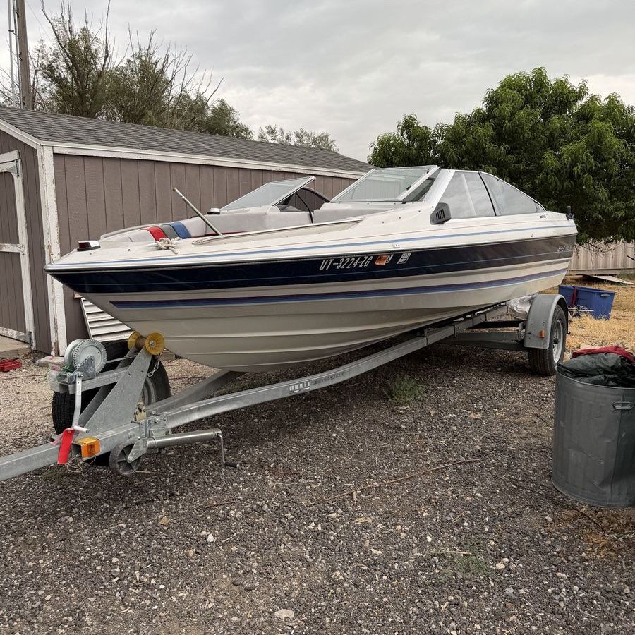 Bay liner boat with out bored motor