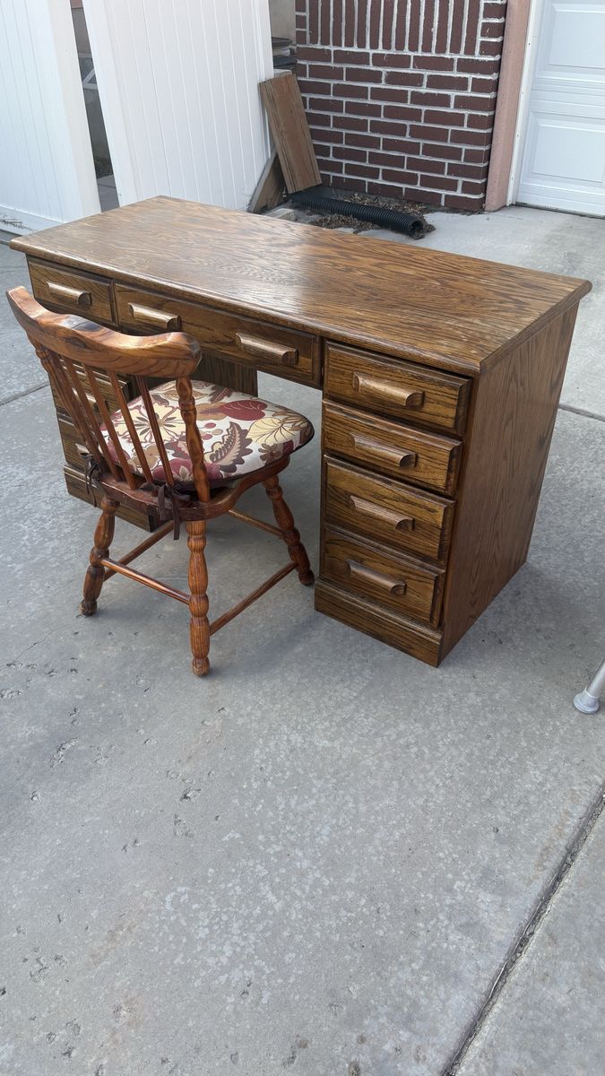 Vintage Solid oak Executive desk & chair