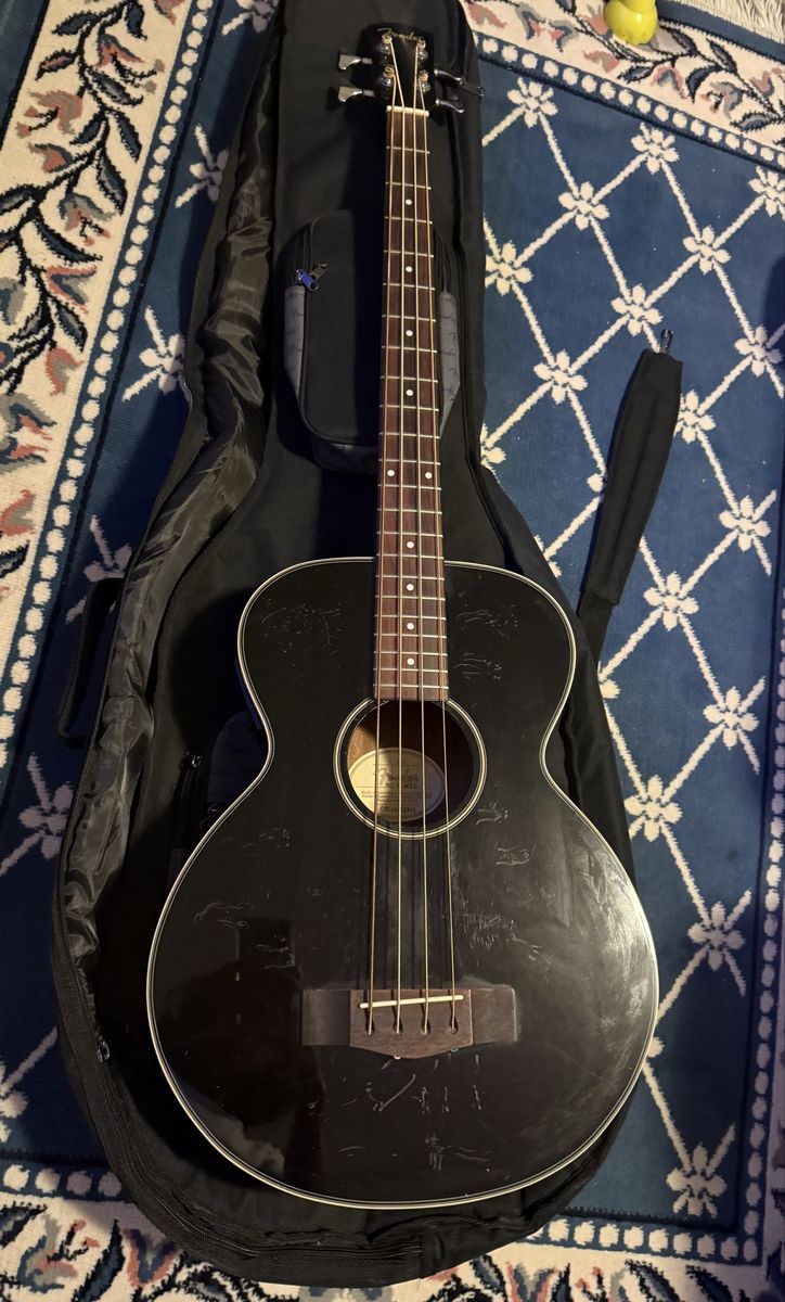 Fender BG-31 Grand Concert Medium Scale Acoustic-Electric Bass - with case