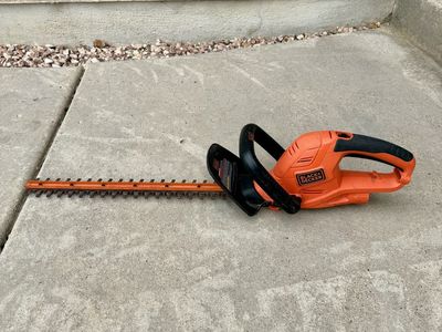 Black+Decker HT22 22” Electric Hedge Trimmer
