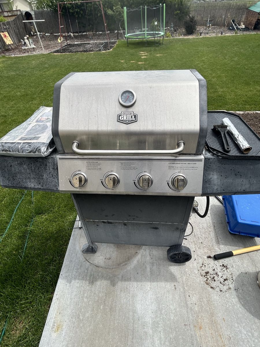 Expert Grill Four Burner BBQ With Propane Tank, Cast Aluminum Griddle & New Cover, See Pictures