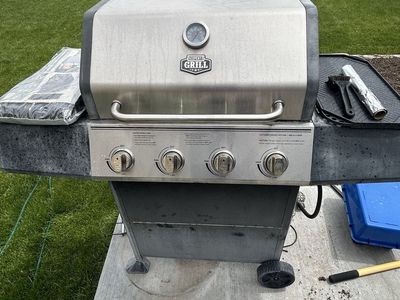 Expert Grill Four Burner BBQ With Propane Tank, Cast Aluminum Griddle & New Cover, See Pictures