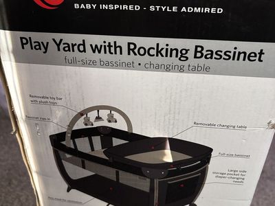 Monbebe Play Yard with Full Size Rocking Bassinet & Changing Table