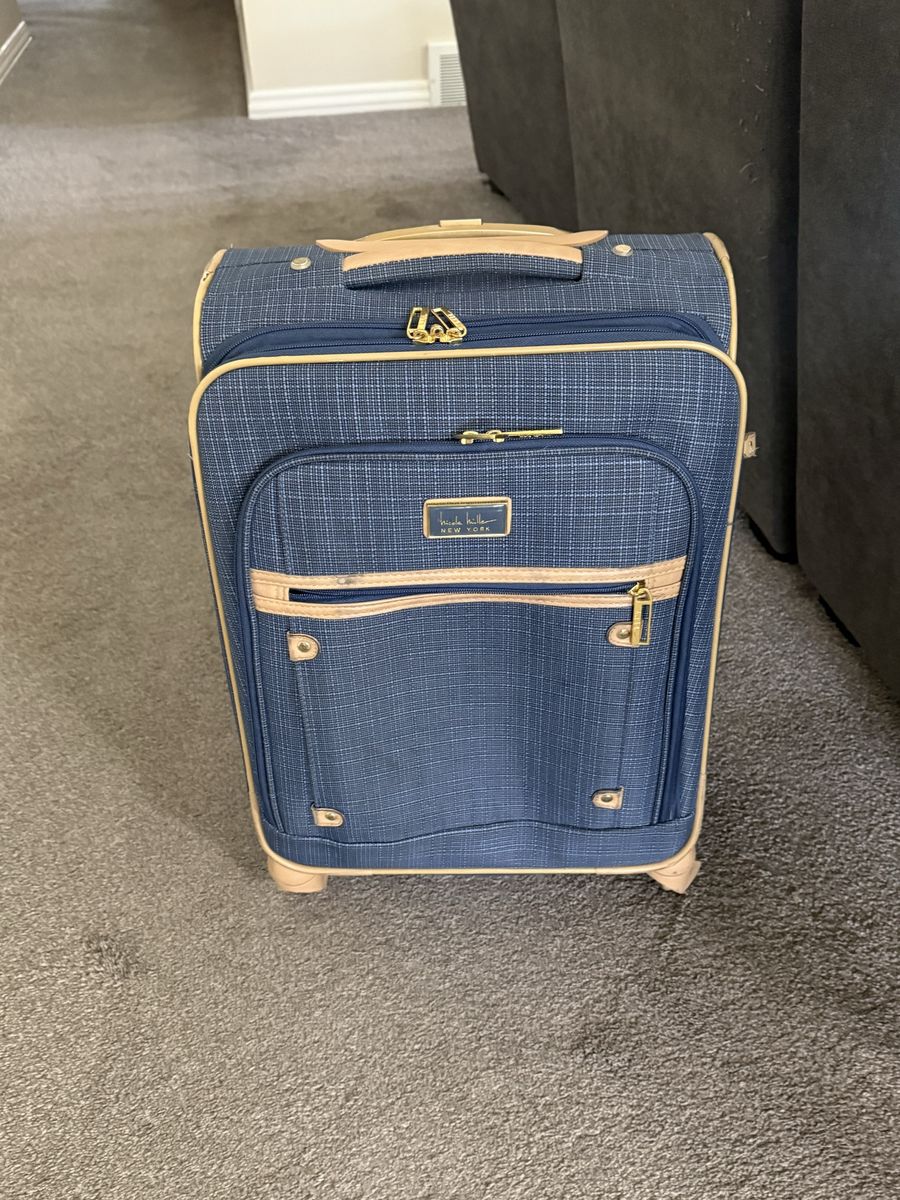 Nichole Miller Carry On, Like New.